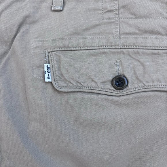 Men’s Levi’s Chino Pants - Picture 6 of 9